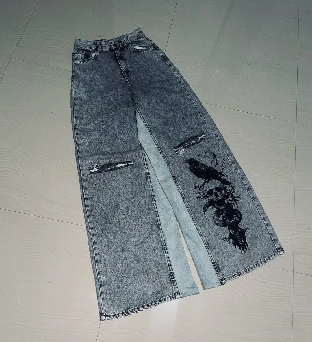 Flatlay shot of jeans β input